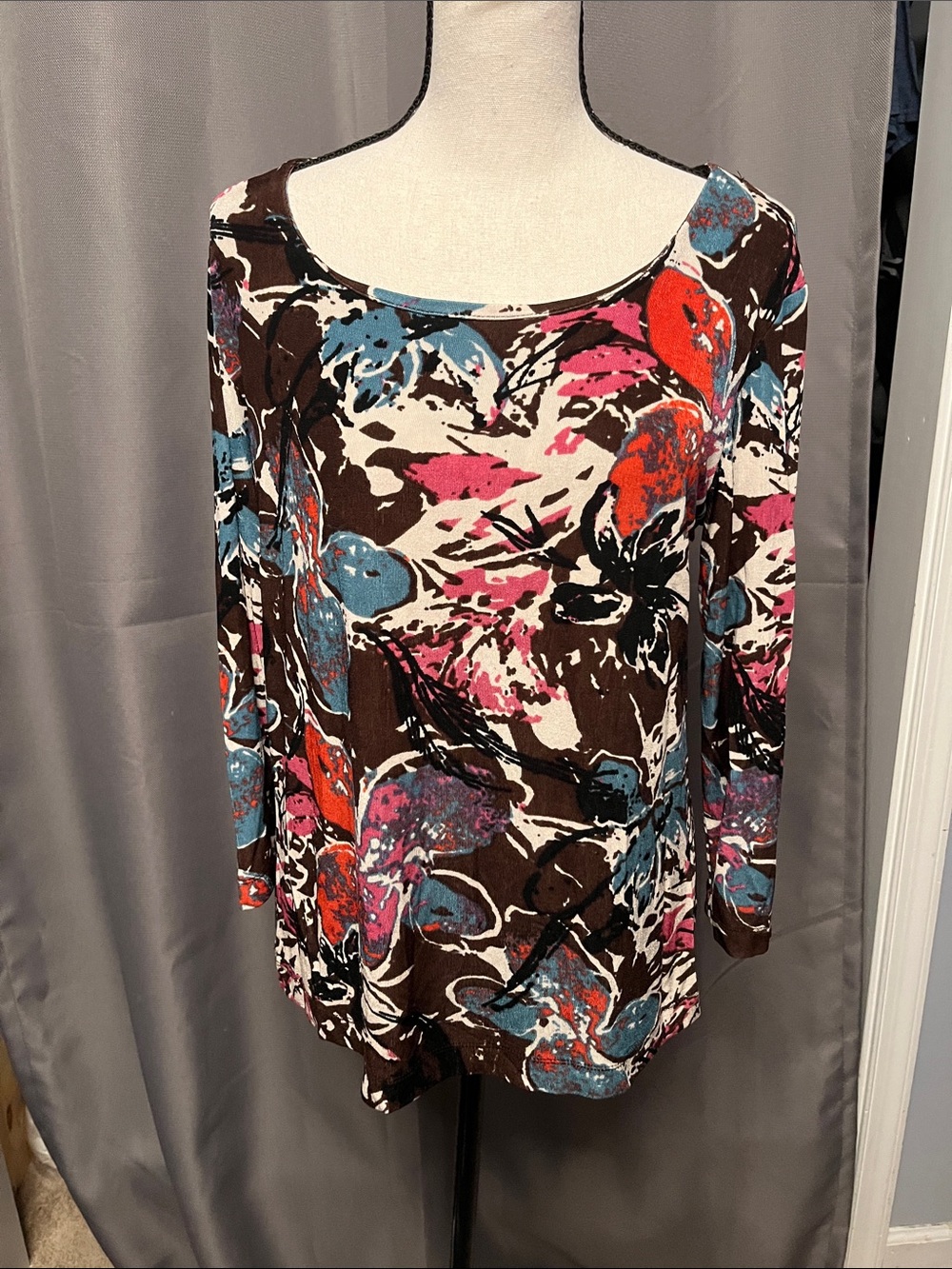 Chico's Brown Multi Floral Long Sleeve Scoop Neck Top